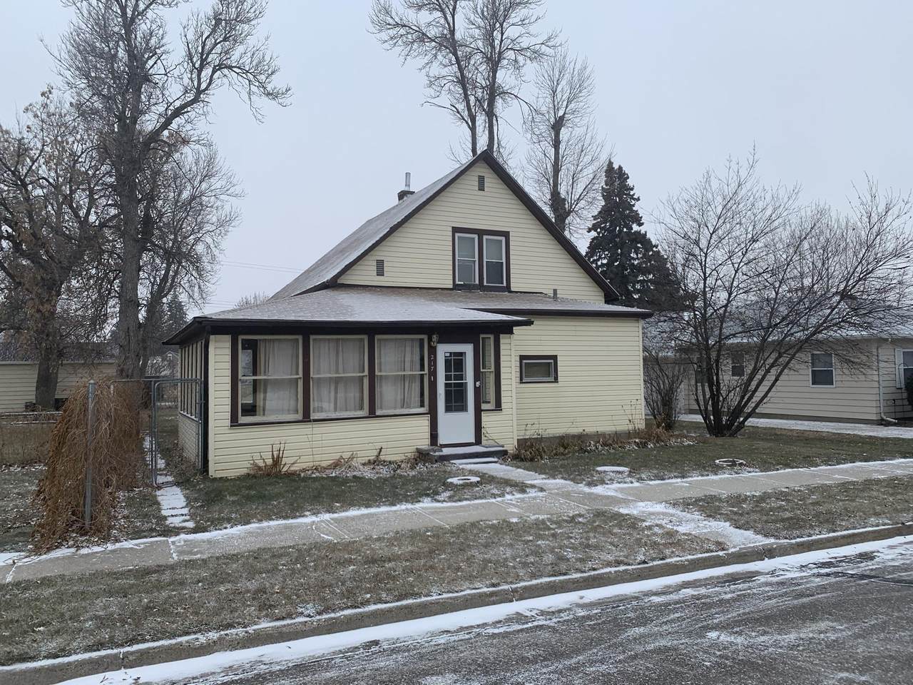 217 Dakota Avenue - Photo 1