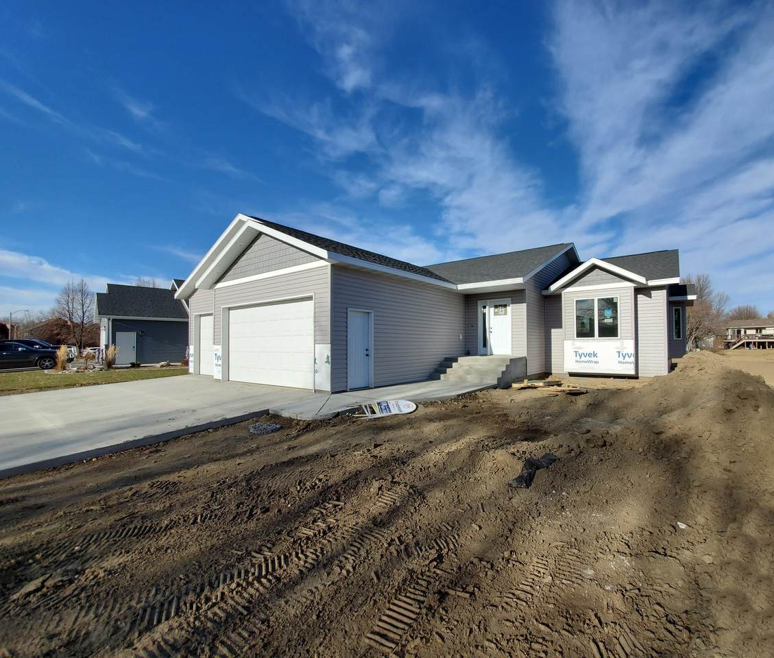 208 Rutland Drive - Photo 1