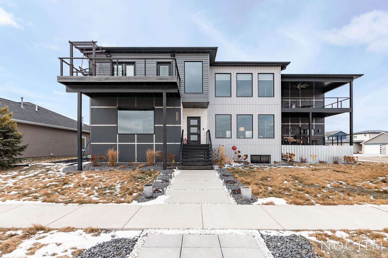 2423 Pirates Loop - Photo 1