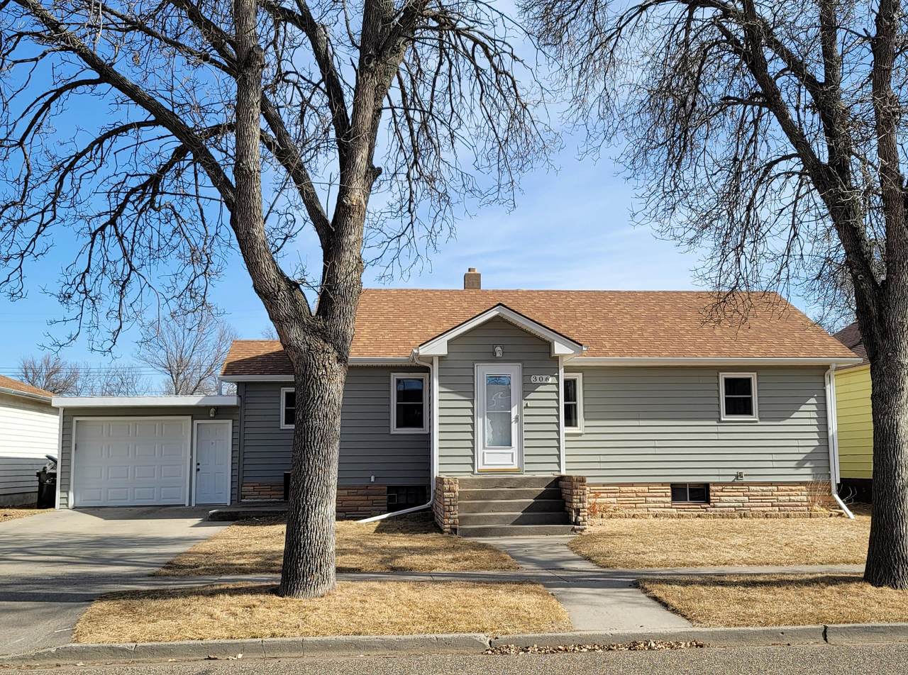 306 2nd Avenue - Photo 1