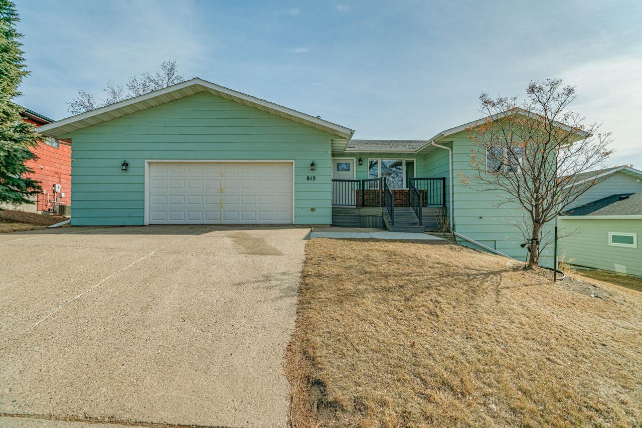 815 32nd Street - Photo 1
