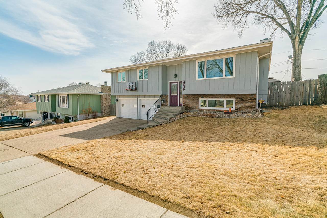 2209 Coolidge Avenue - Photo 1