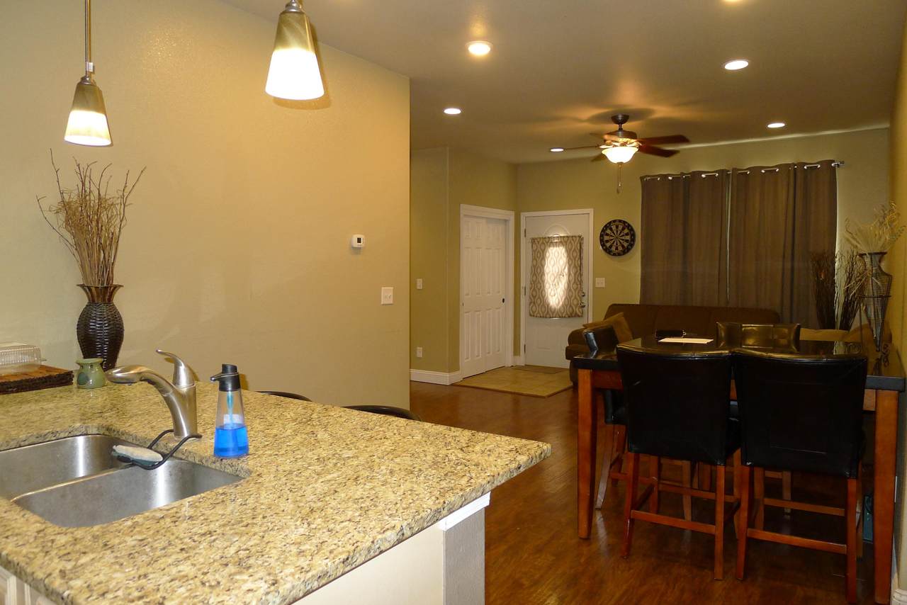 821 Canada Avenue - Photo 1