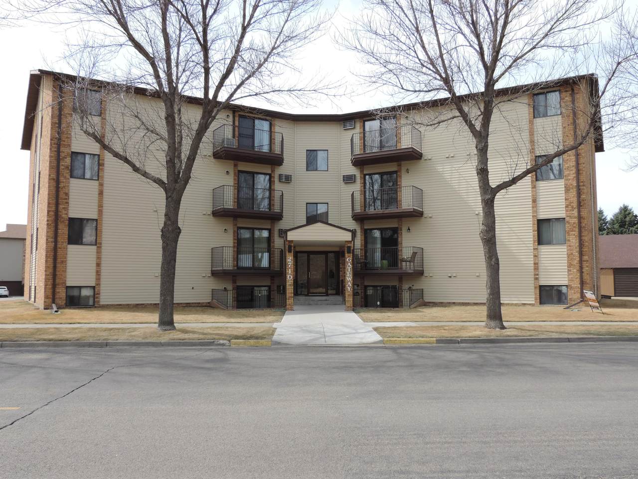 2710 Gateway Avenue - Photo 1