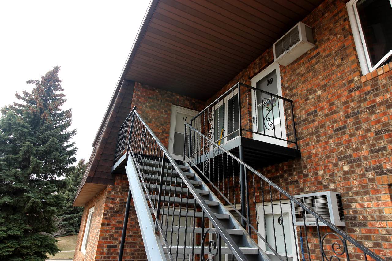 228 W Turnpike Avenue - Photo 1