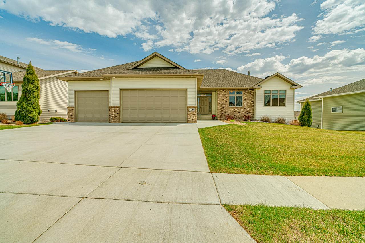 1315 Golden Eagle Lane - Photo 1