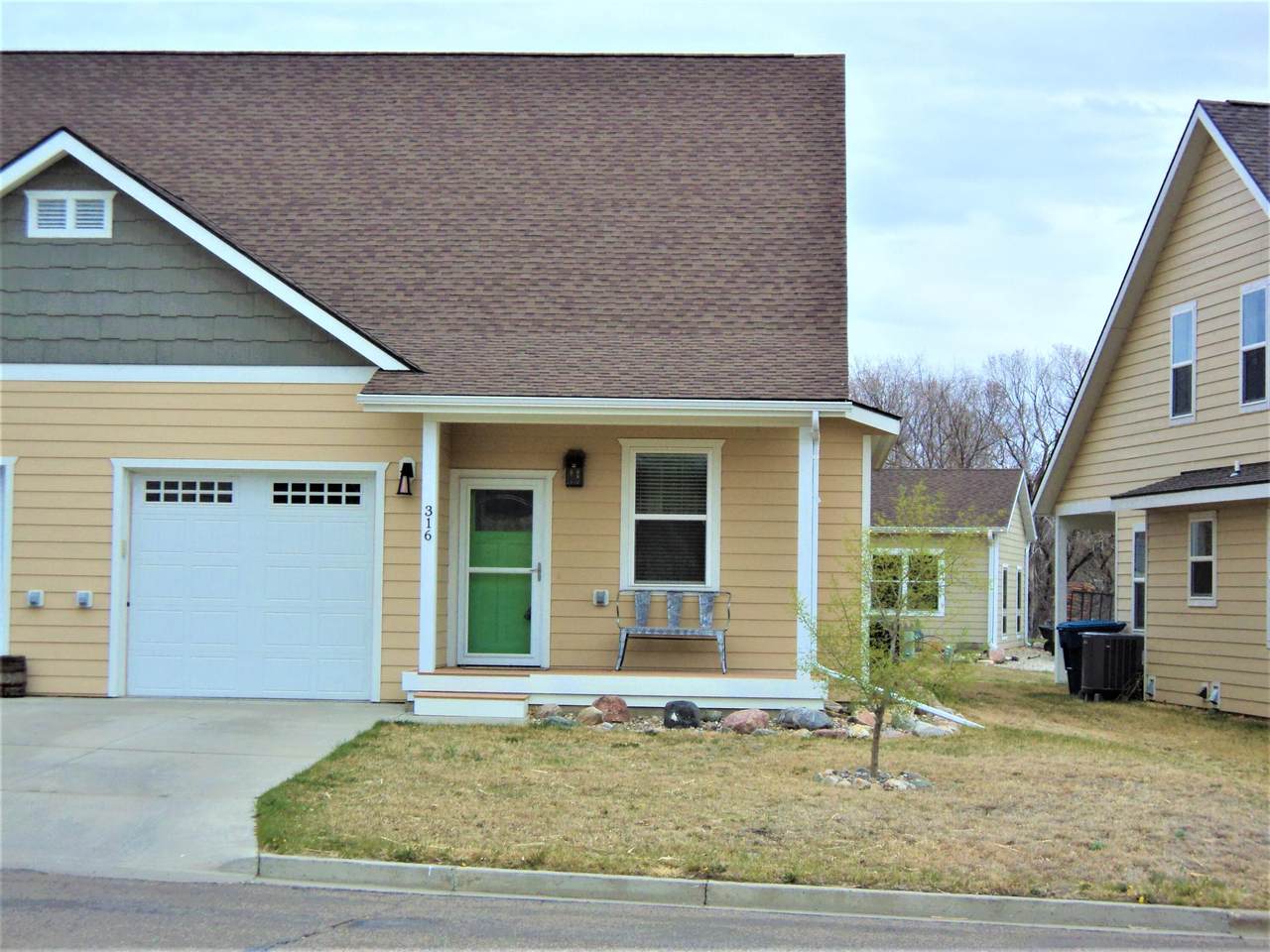 316 6th Avenue - Photo 1