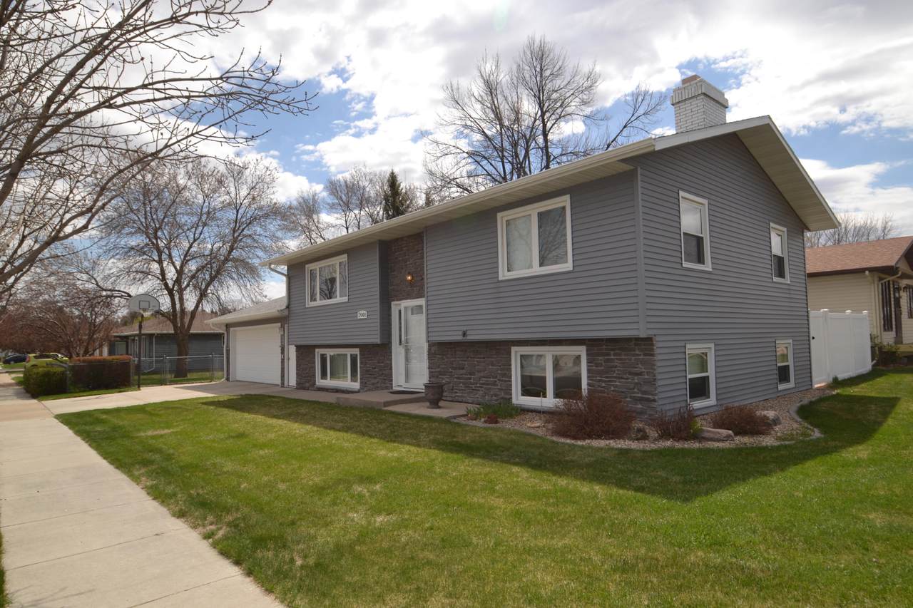2005 Harmon Avenue - Photo 1