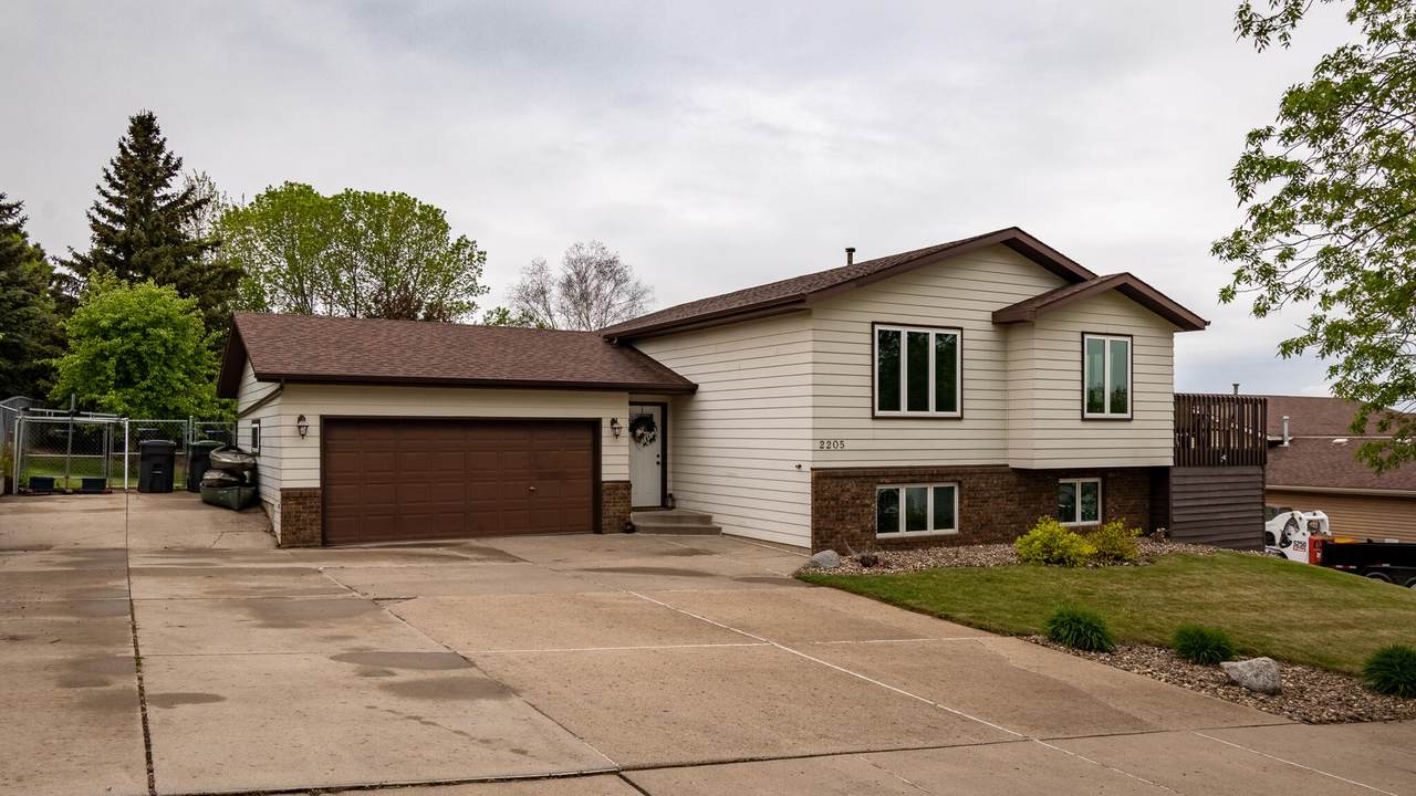 2205 10th Avenue - Photo 1
