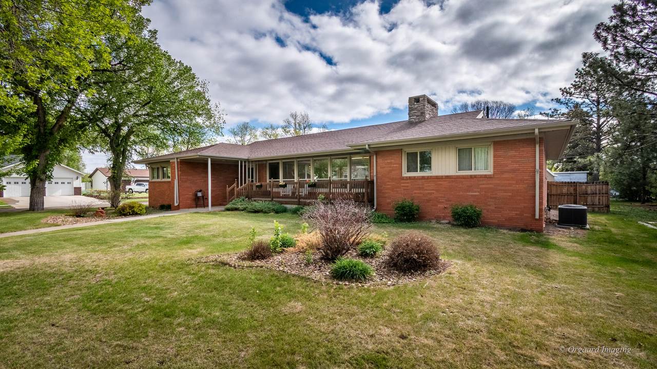 418 1st Avenue - Photo 1