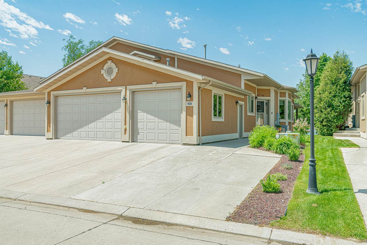 924 Southport Loop - Photo 1