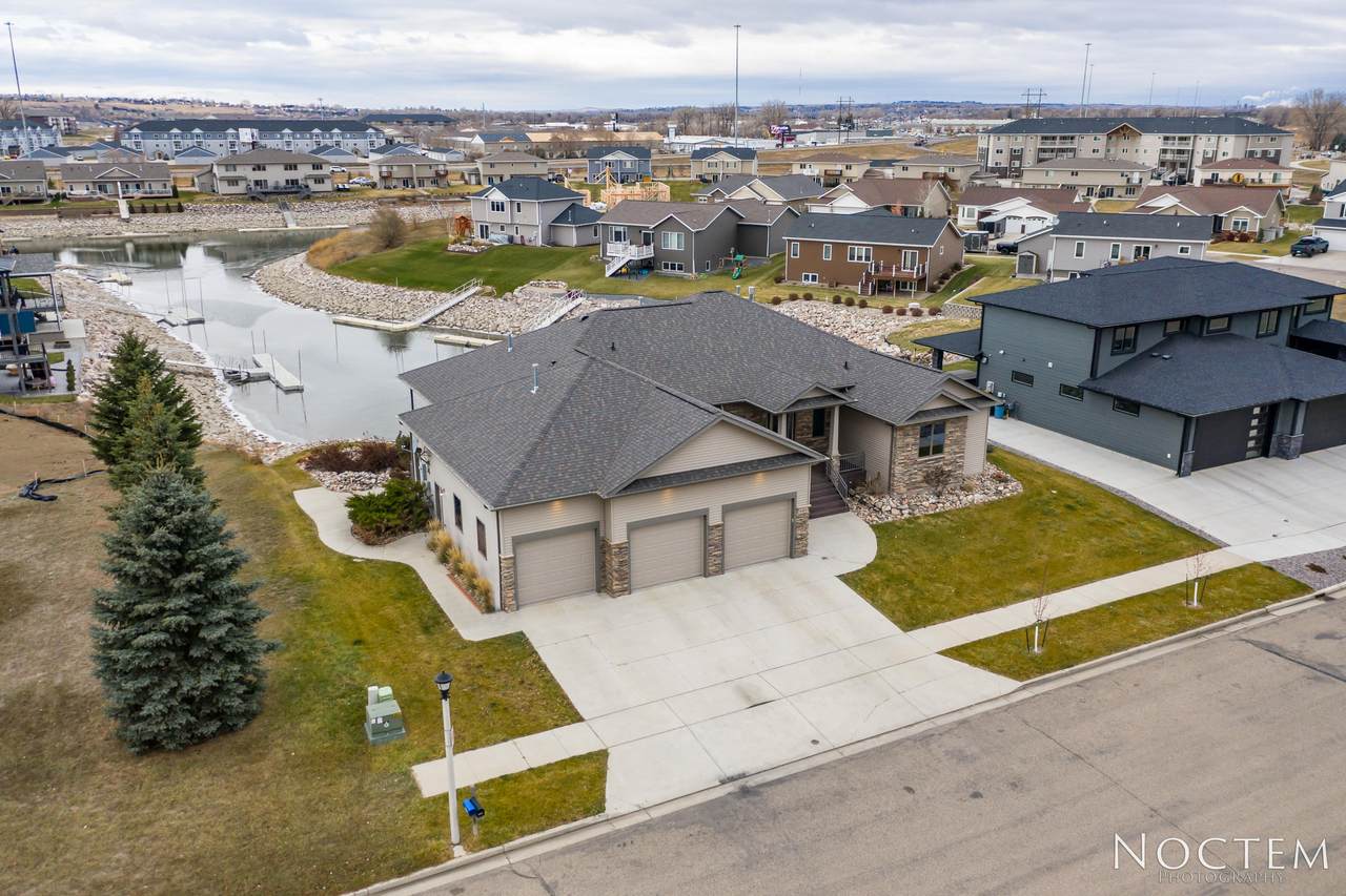 2303 Pirates Loop Se - Photo 1