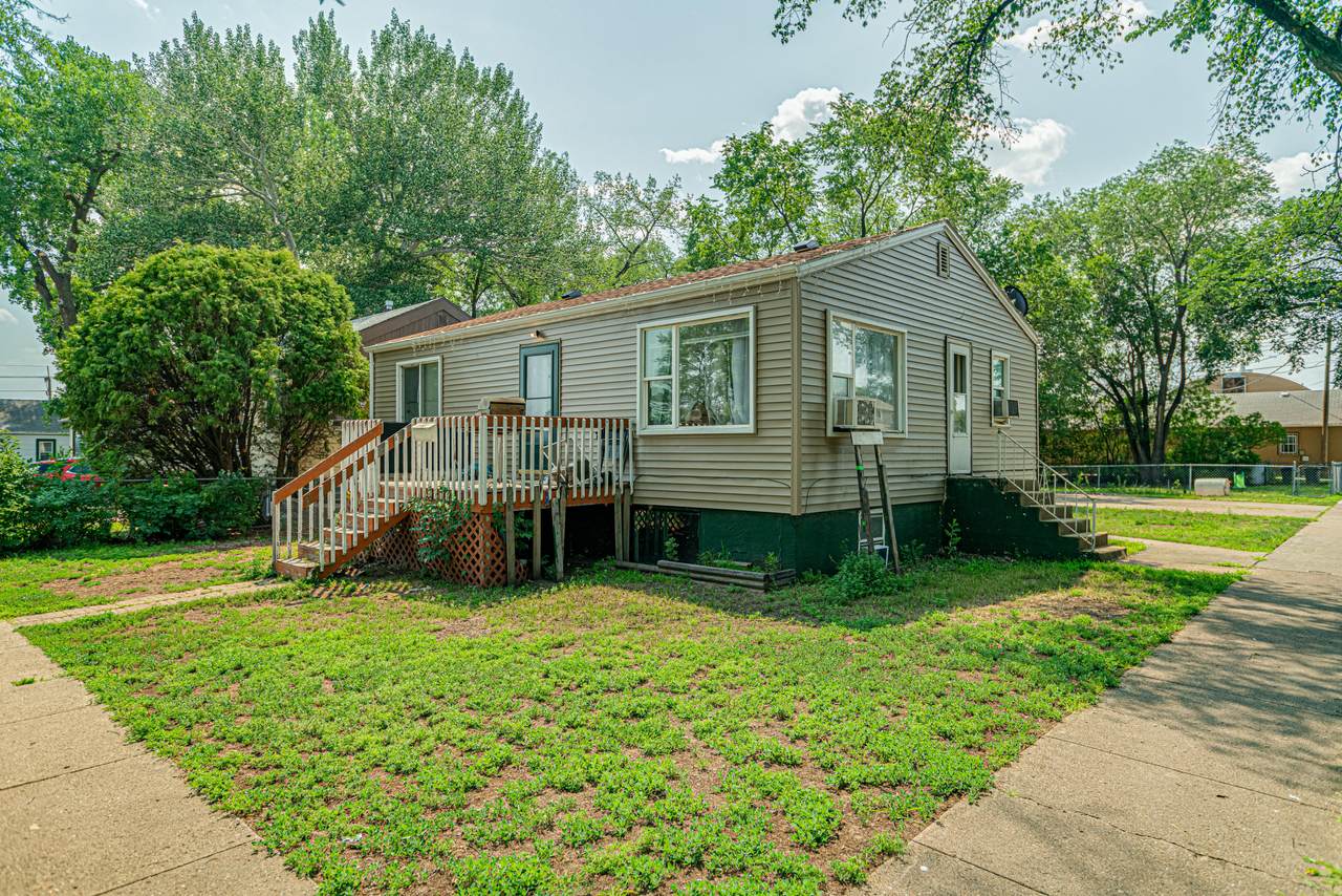 222 19th Street - Photo 1