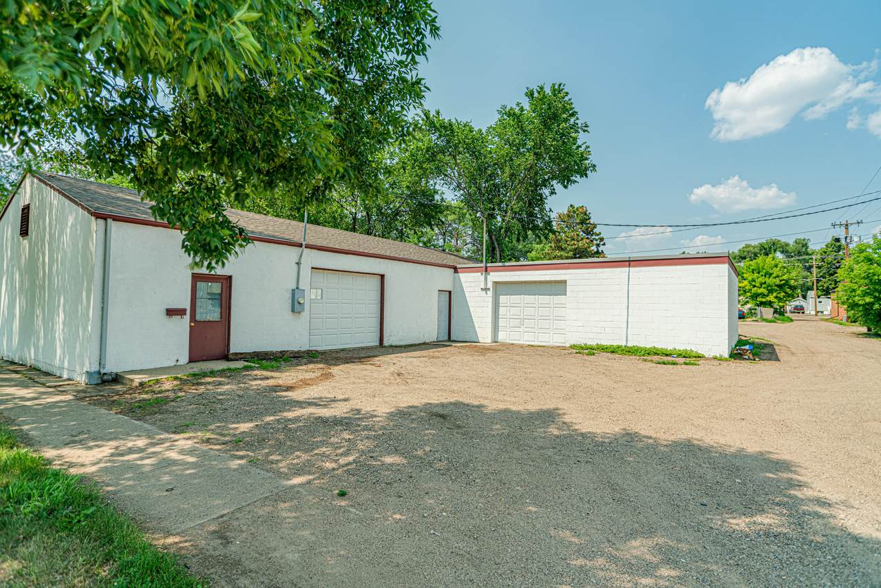 1906 Thayer Avenue - Photo 1