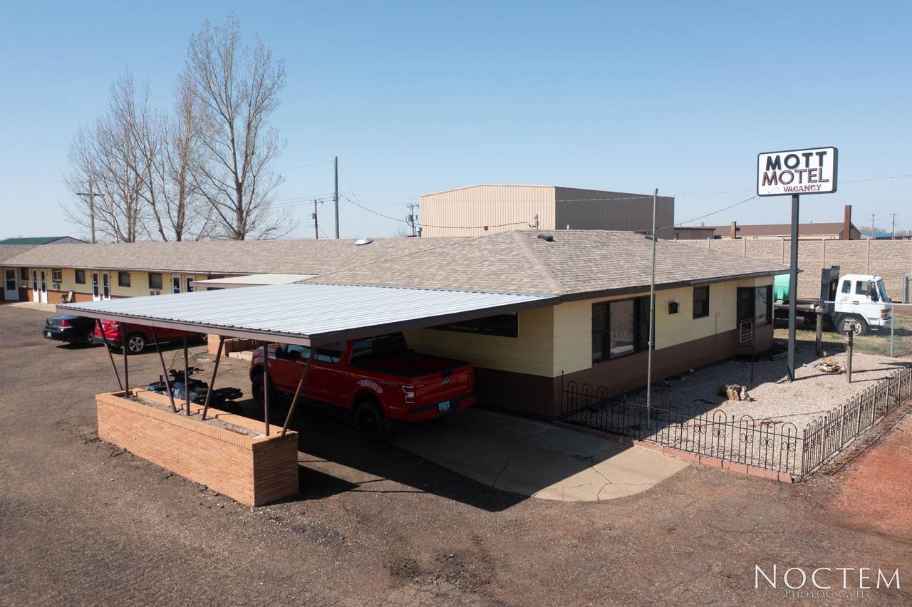 802 21 Highway - Photo 1