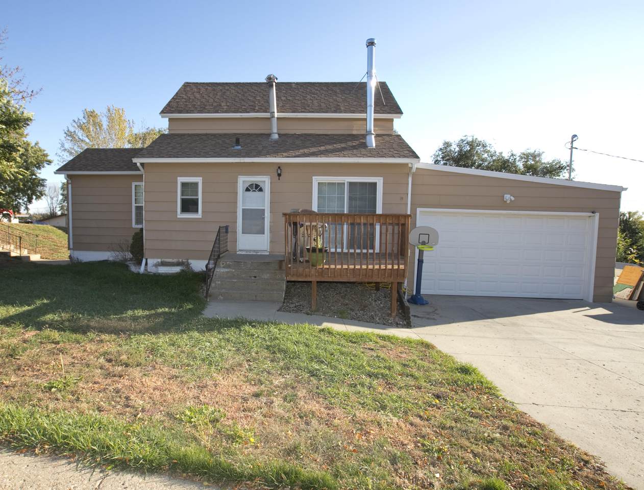 311 10th Avenue - Photo 1