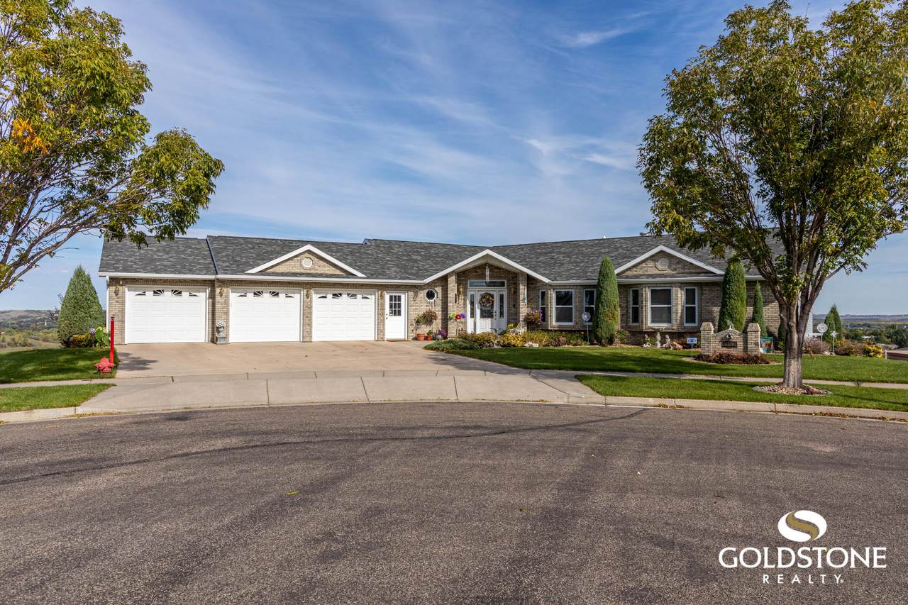 2200 West View Place - Photo 1