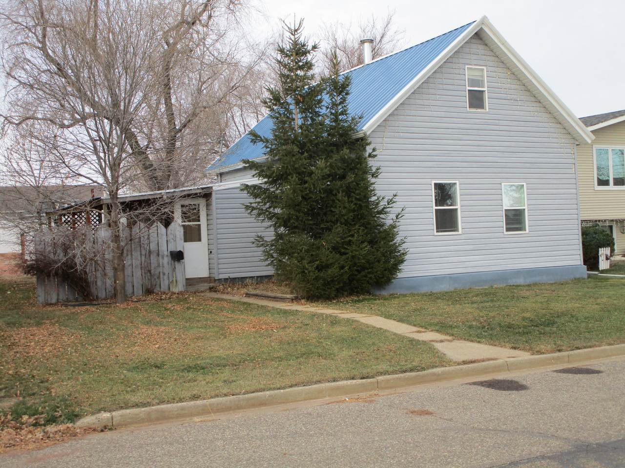 209 D Street - Photo 1