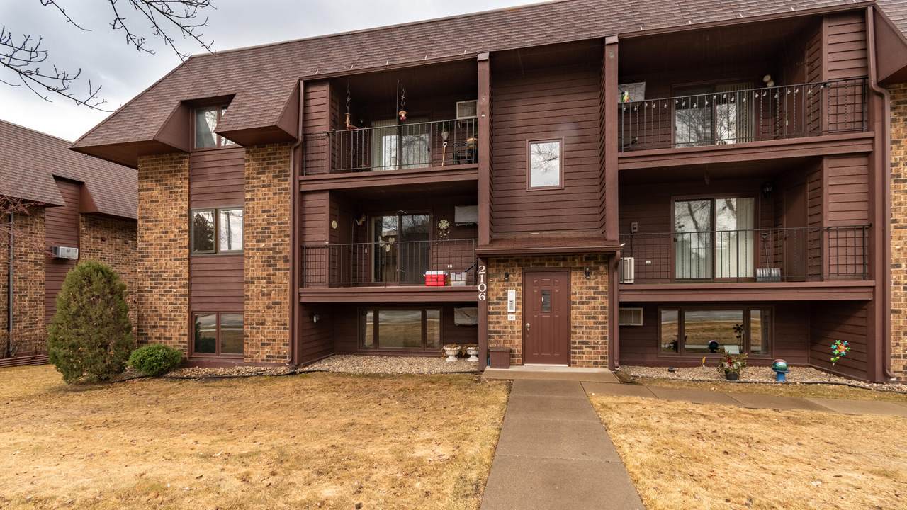 2106 N Kavaney Drive - Photo 1