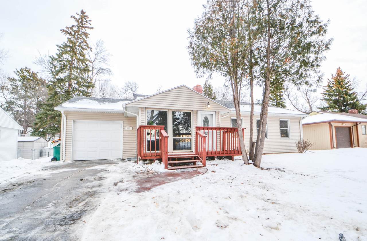 915 Crescent Lane - Photo 1