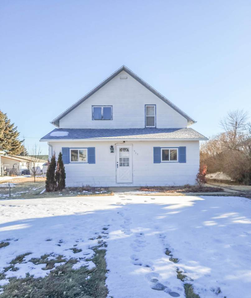 307 Dakota Avenue - Photo 1