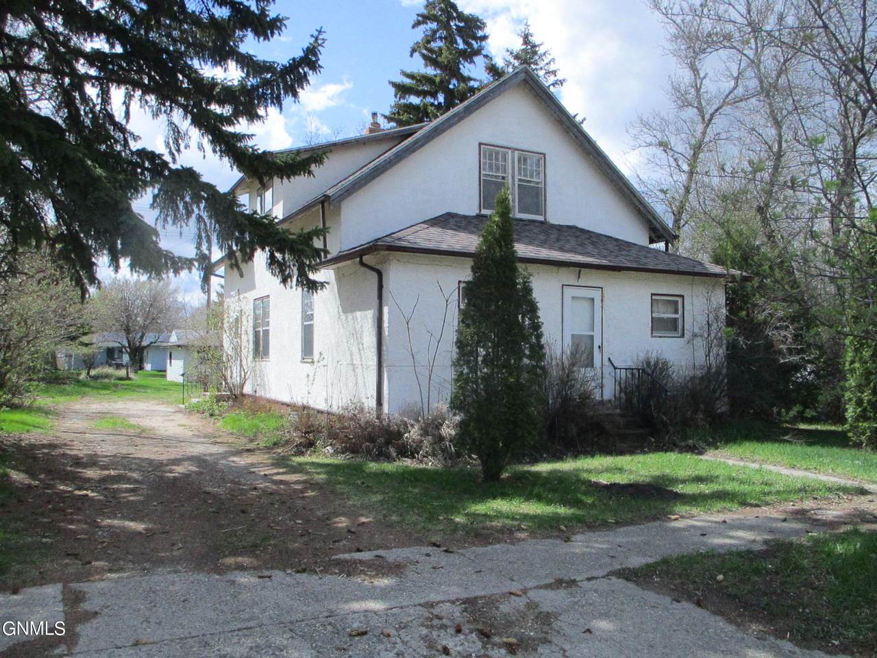 404 Walnut Street - Photo 1