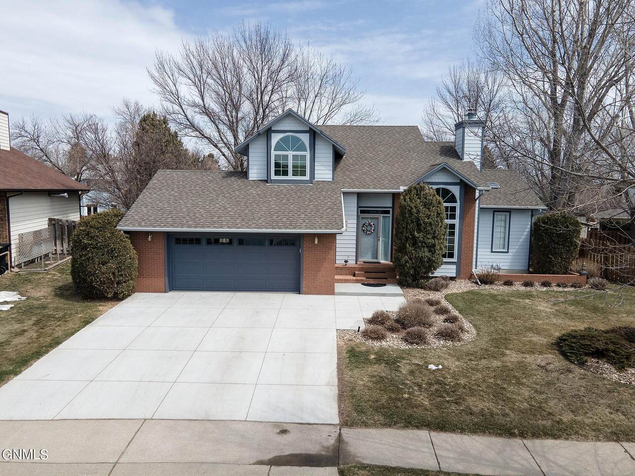 530 Assiniboin Drive - Photo 1