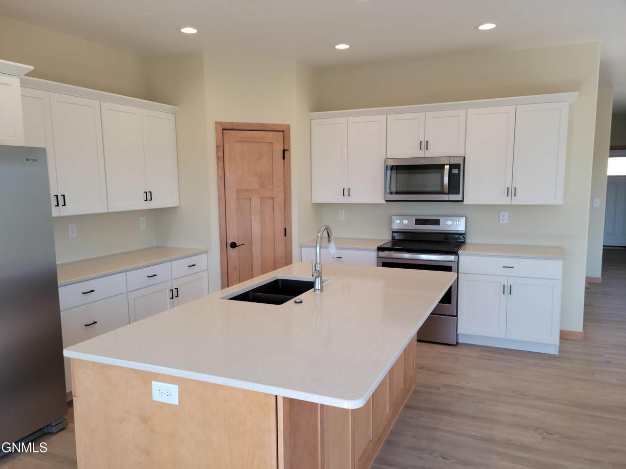 1225 Empire Circle - Photo 1