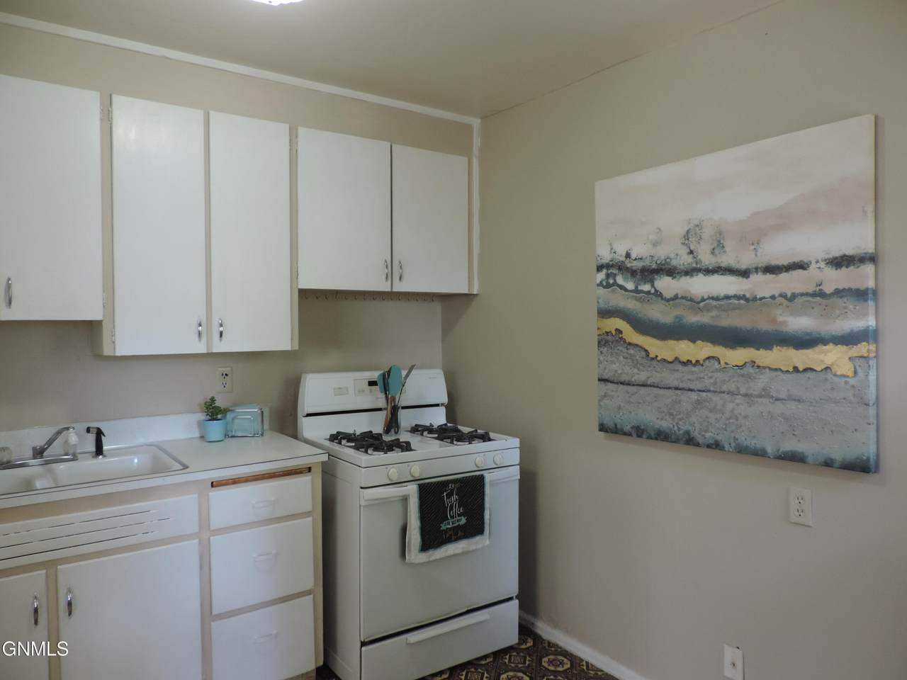 210 10th Avenue - Photo 1