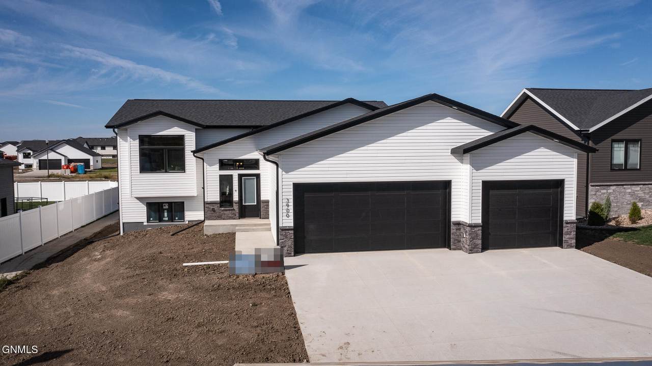 3900 Silver Boulevard - Photo 1