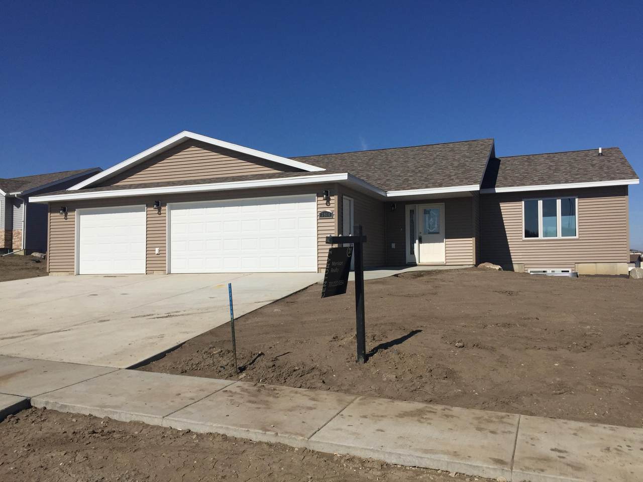 3914 Nebraska Drive - Photo 1