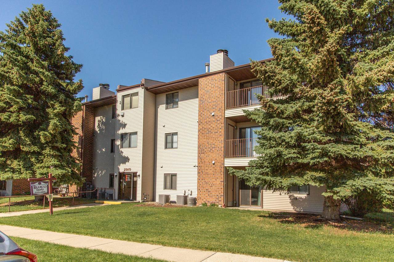 2910 Ontario Lane - Photo 1