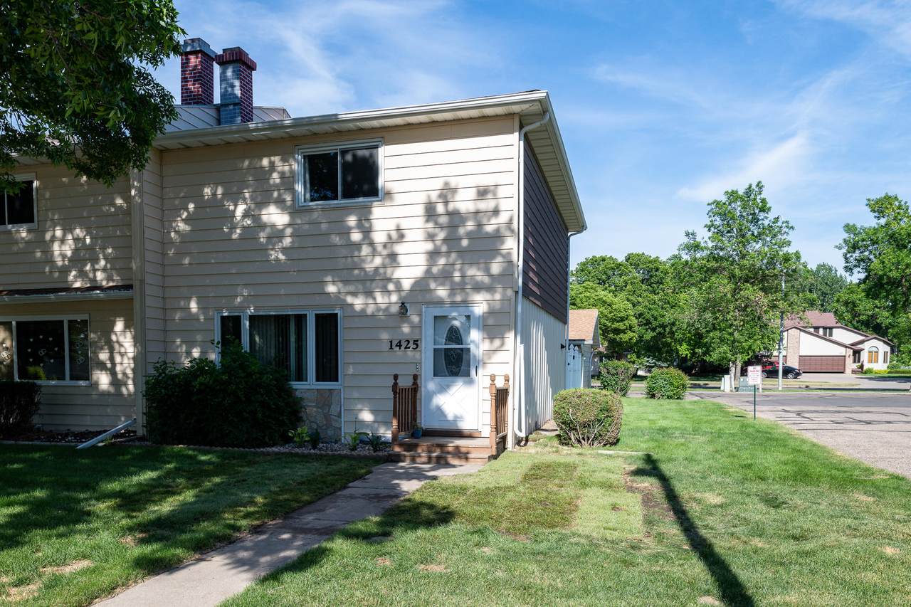 1425 Eastwood Street - Photo 1