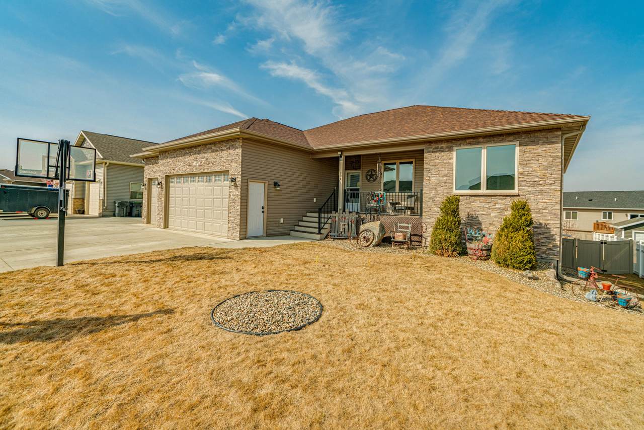 704 Farmstead Court - Photo 1