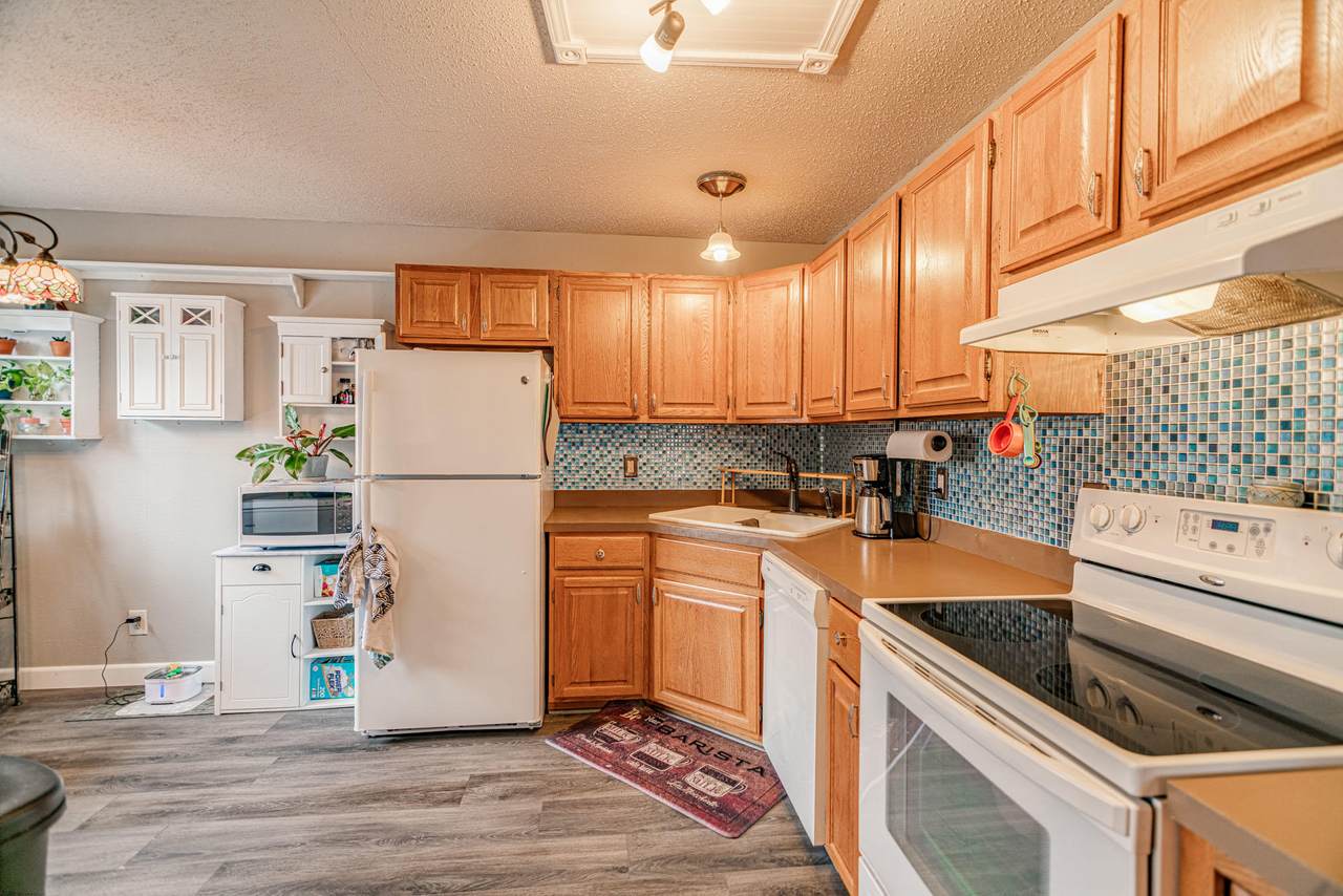 218 W Sweet Avenue - Photo 1