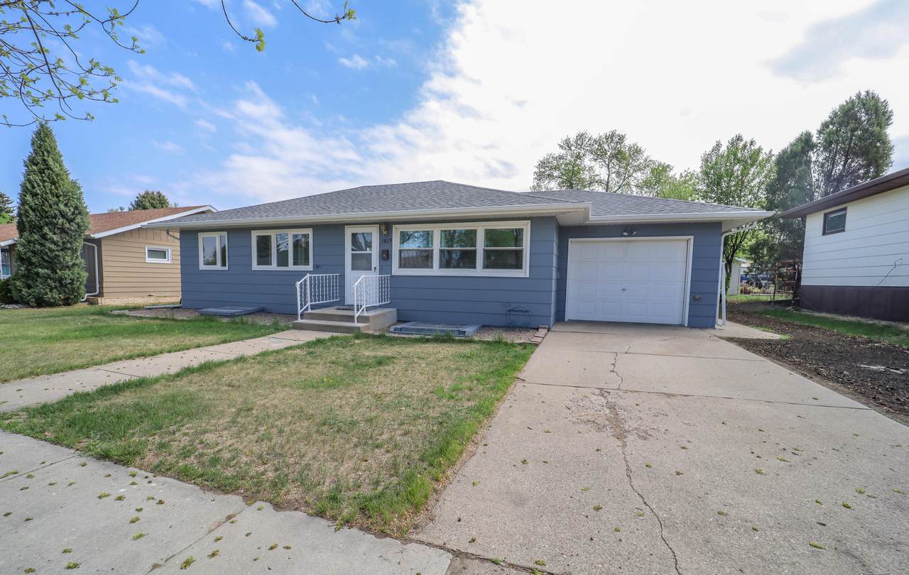1829 7th Street - Photo 1