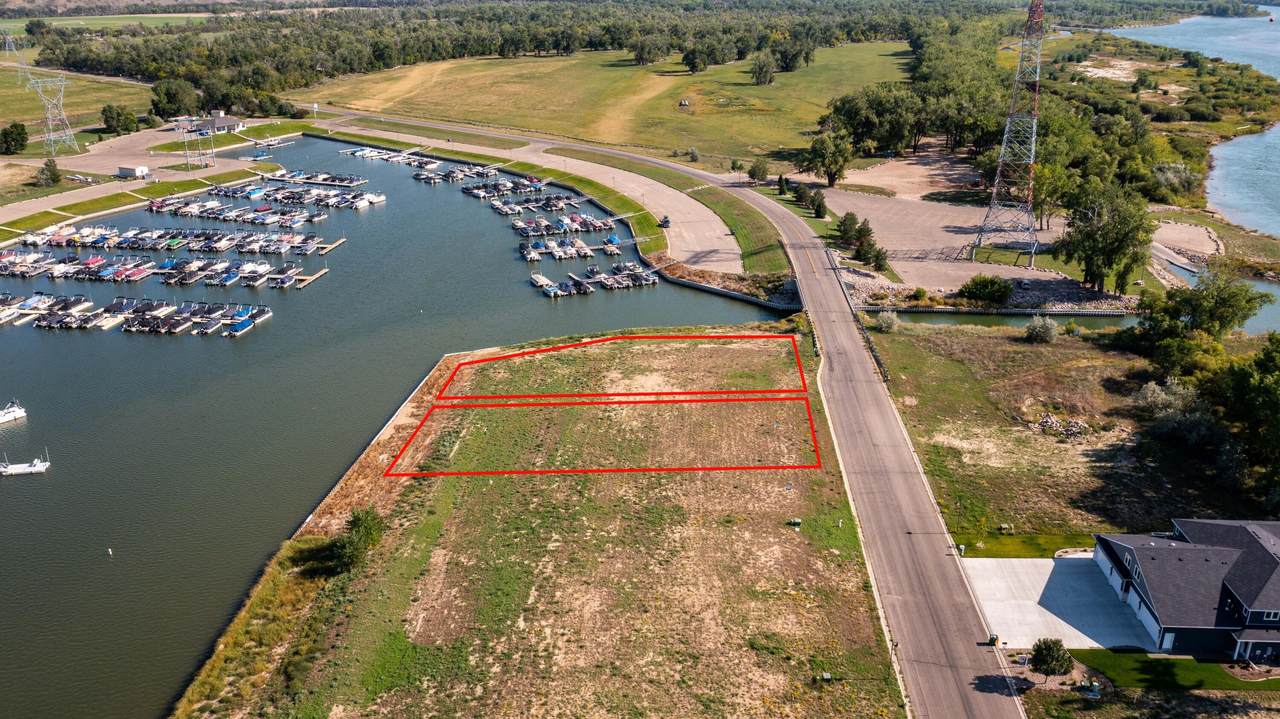 5807 Misty Waters Drive - Photo 1