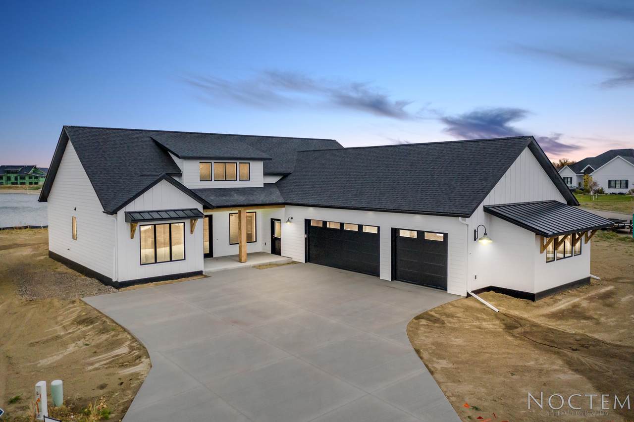 801 Calypso Drive - Photo 1