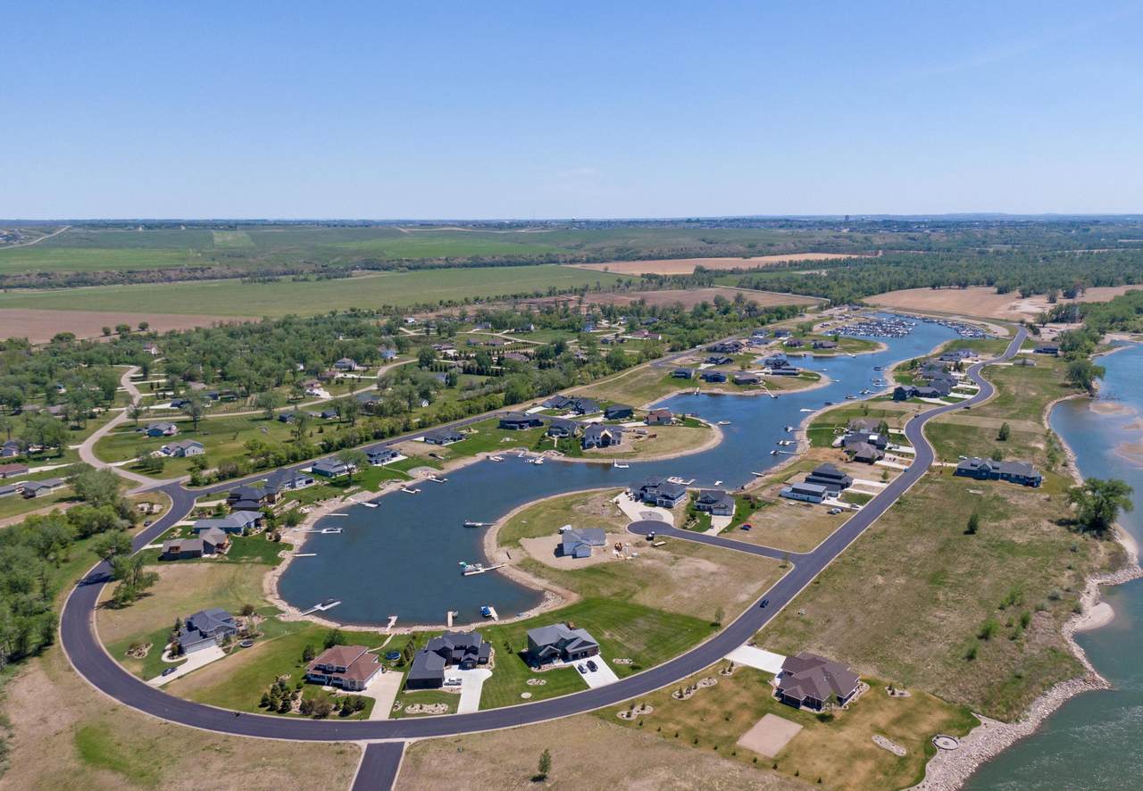 L19, B3 Misty Waters Drive - Photo 1