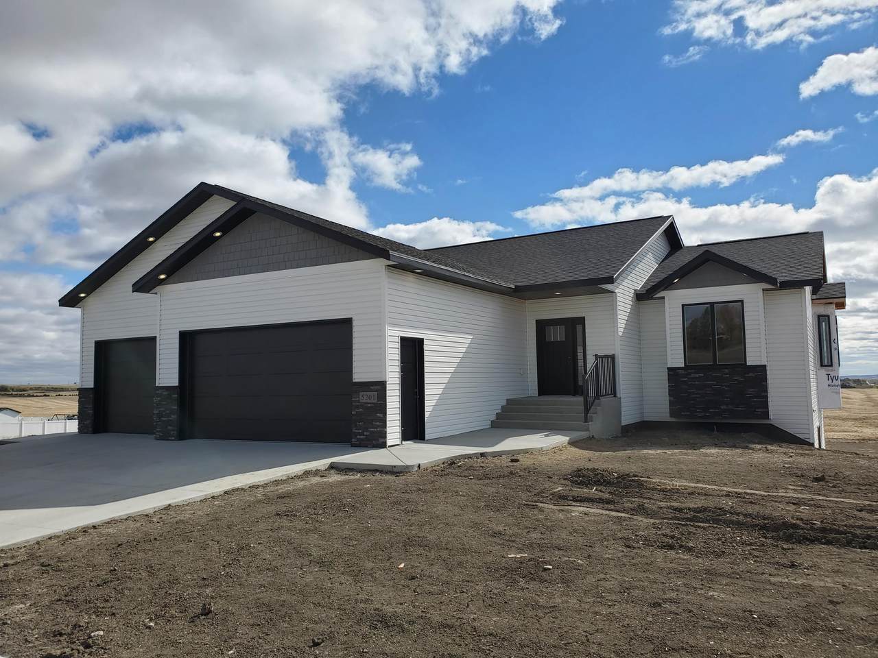 5201 Gold Drive - Photo 1