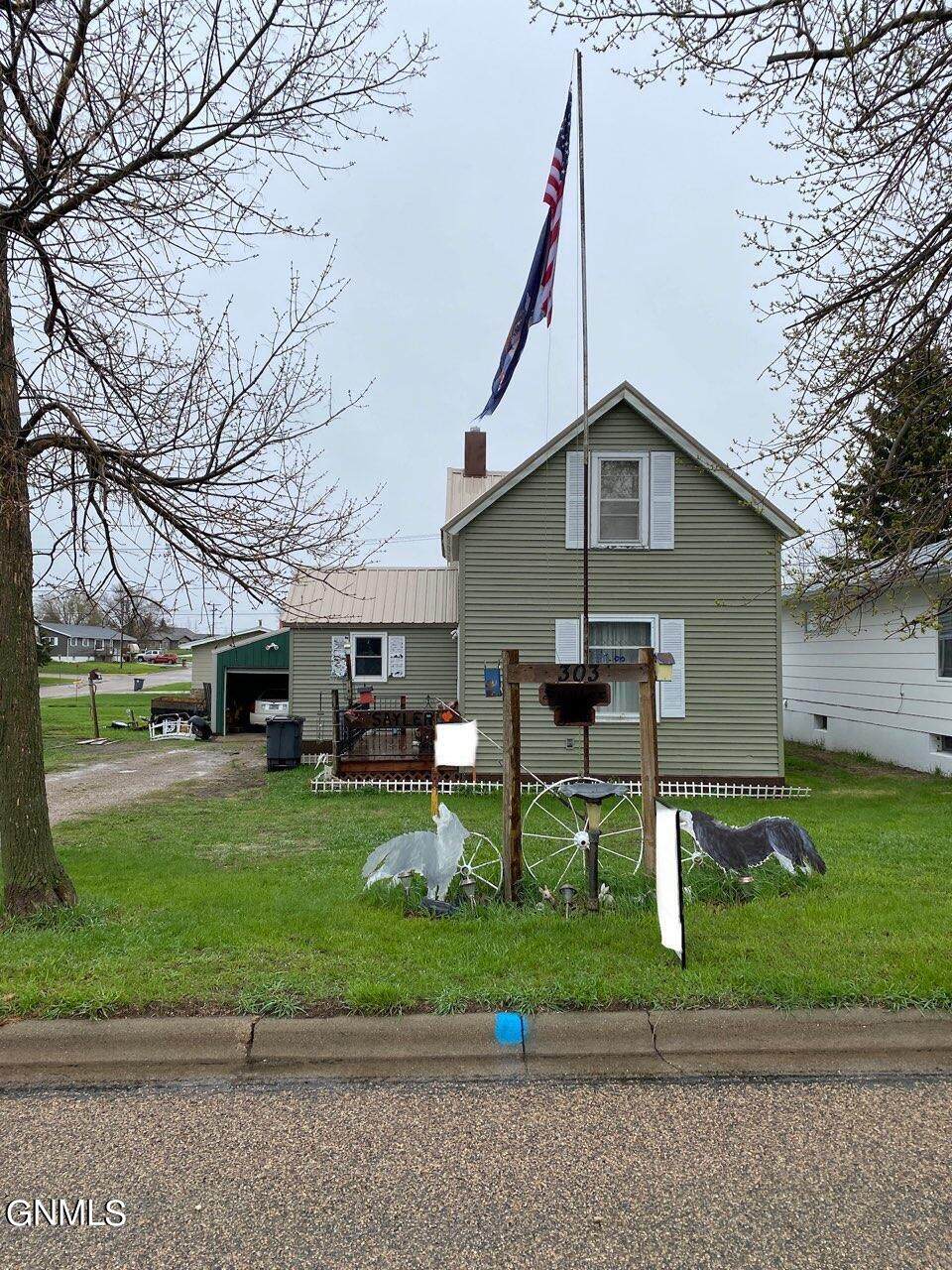 303 Mckinley Avenue - Photo 1