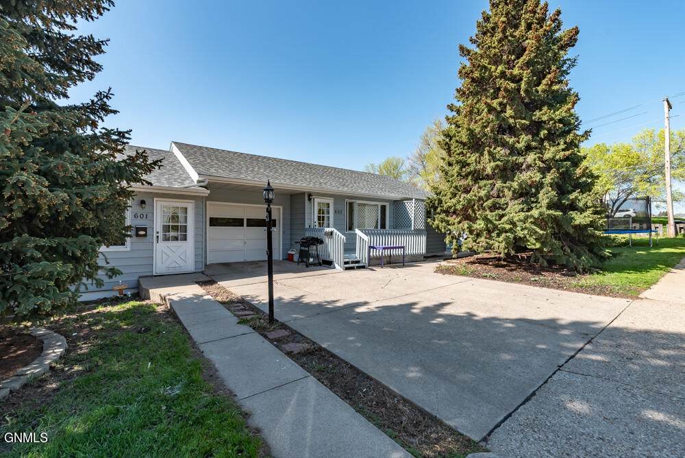 601 9th Street - Photo 1