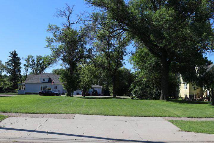 626 4th Street - Photo 1