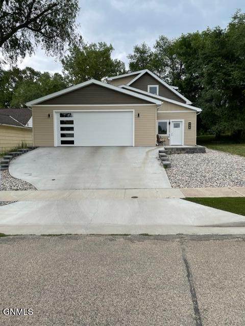 456 12th Avenue - Photo 1