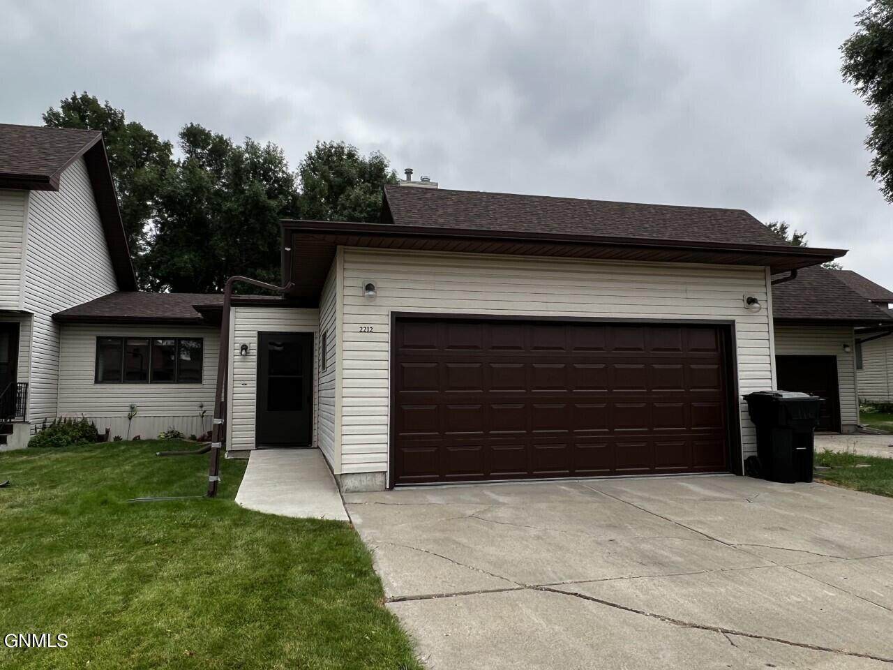 2212 N Main Ct Court - Photo 1