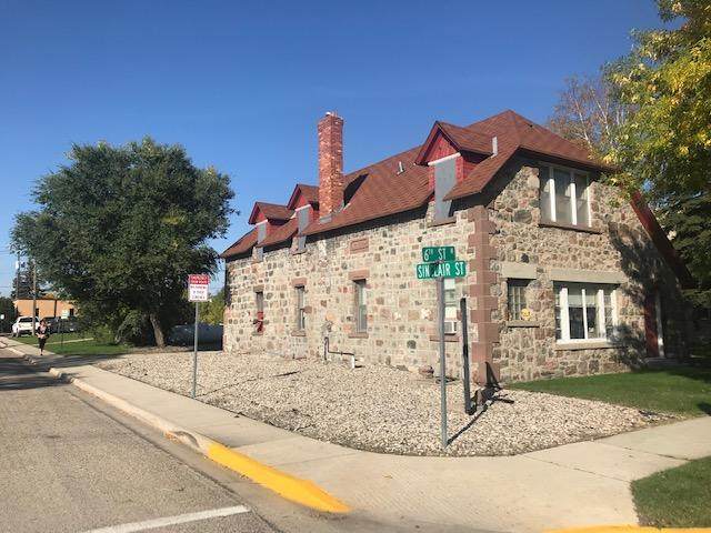 120 W 6th Street - Photo 1