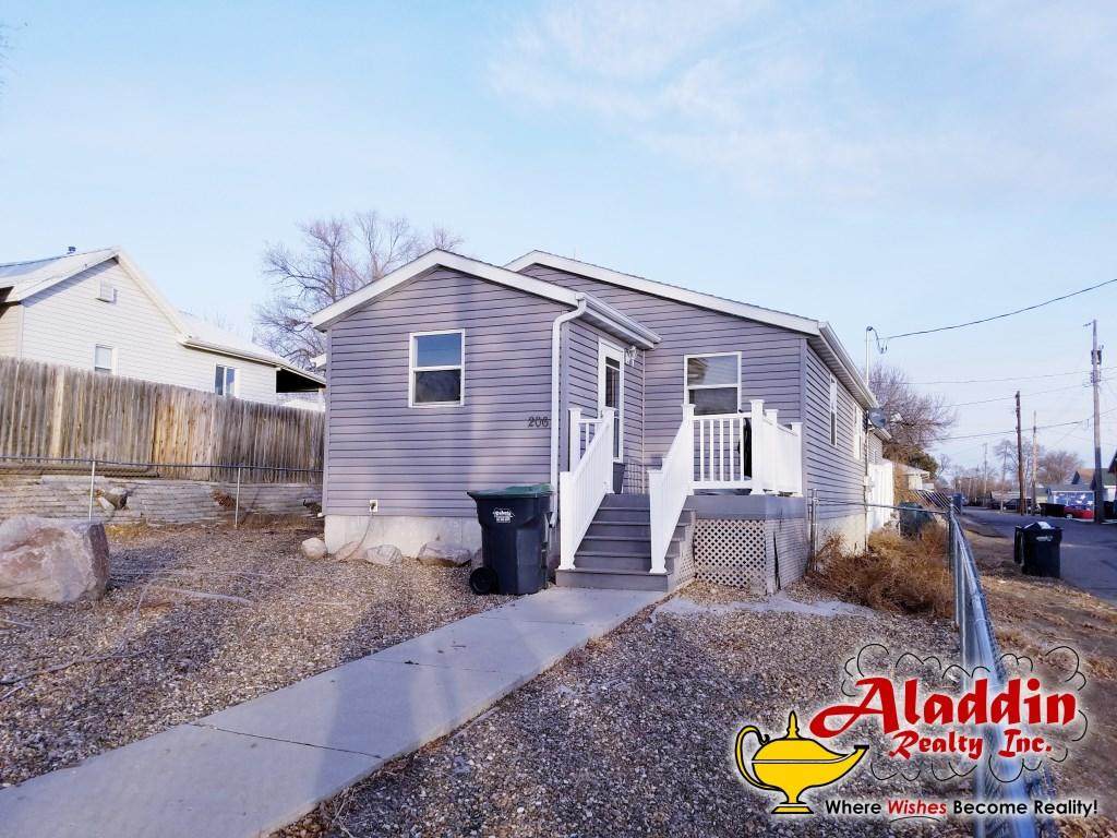 206 8th Avenue - Photo 1