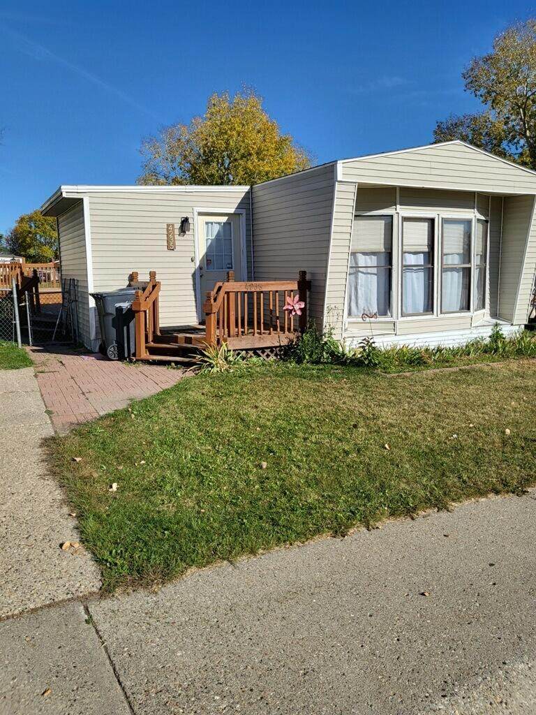4235 Claridge Loop - Photo 1