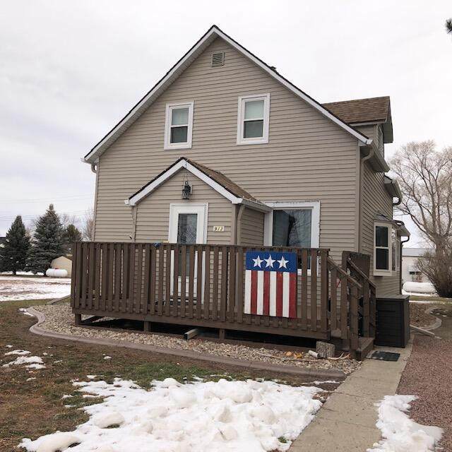 913 F Avenue - Photo 1