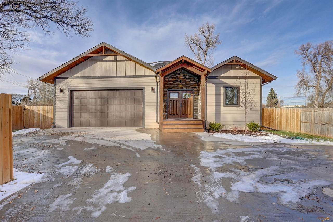 3818 Main - Photo 1